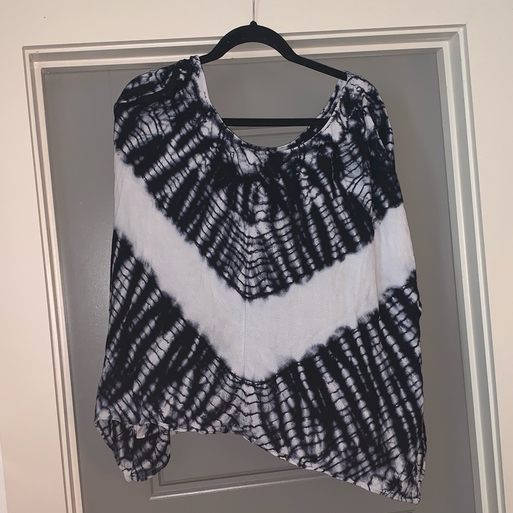 Black & white tie dye top